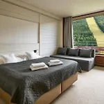 アダム ホテル 3*