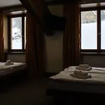 アダム 3*